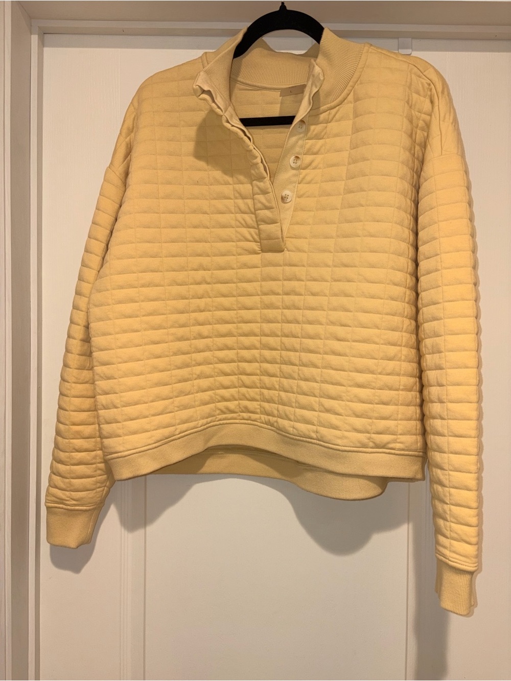 CALIA by Carrie Underwood Quilted Pullover Sweatshirt in Pale Yellow